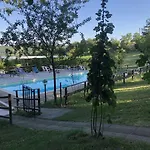 In With Pool & בית נופש *